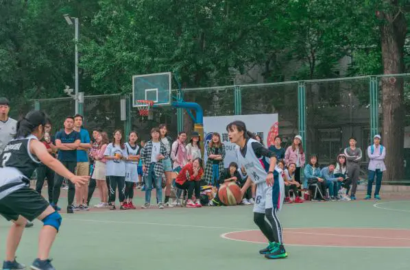 职业篮球教练如何制定有效的赛制训练计划?_2